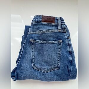 Hollister (26 W 31 L) Ultra High Rise Dad Jeans Medium Wash Vintage Stretch